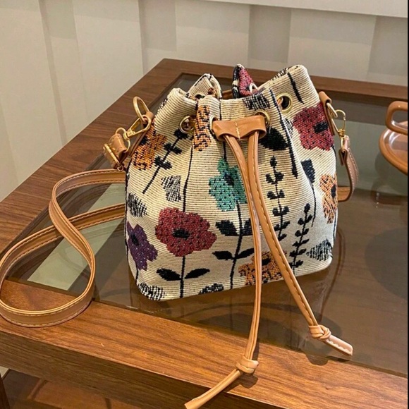 Handbags - Floral print canvas bucket bag purse with brown leather accents & strap | NEW